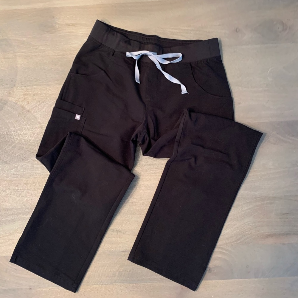 FIGS black scrub pants, size S